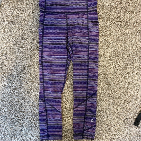 lululemon athletica Pants - Lululemon Crop leggings - beautiful design